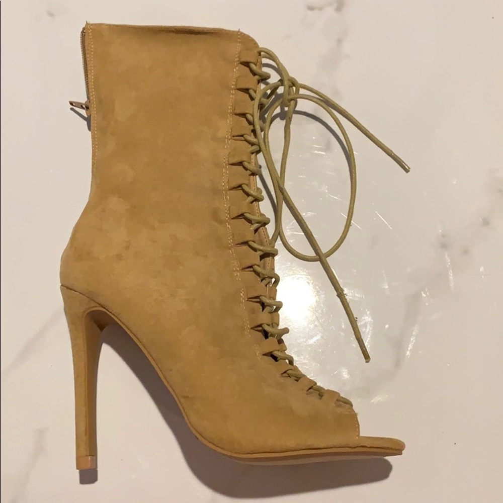 Heels - Picture 4 of 5